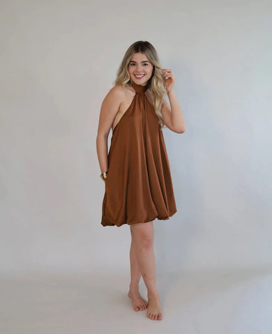 VESTIDO CARMESÍ